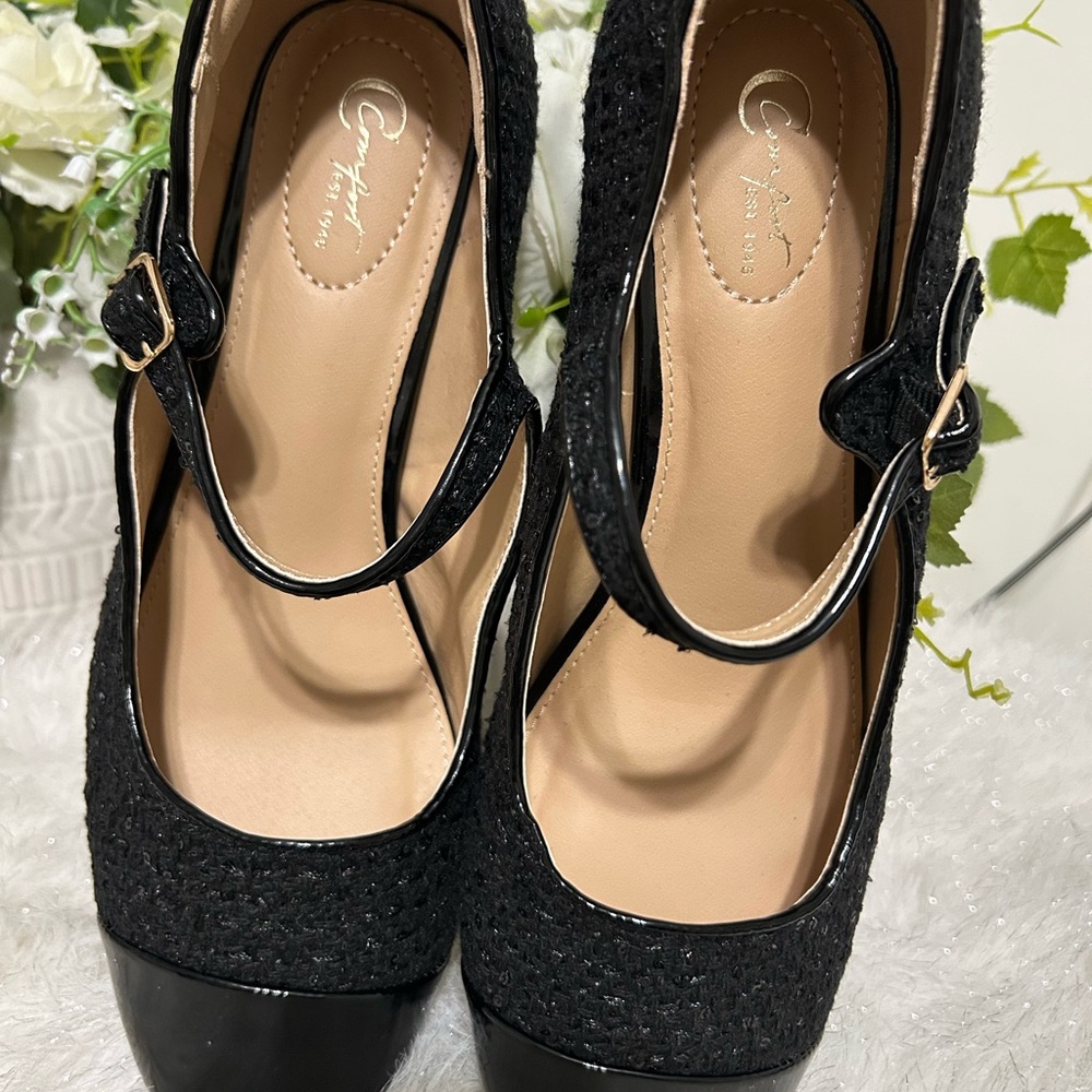 Elegant Black Women's Shoes - Picture 3 of 5